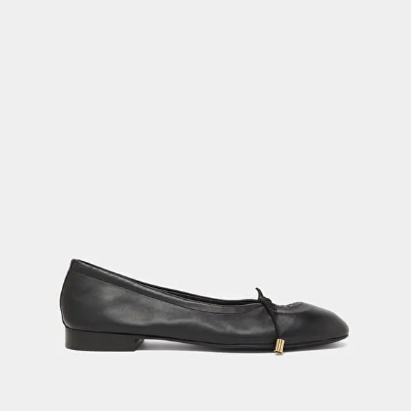 Ballet flats with laces in black leather