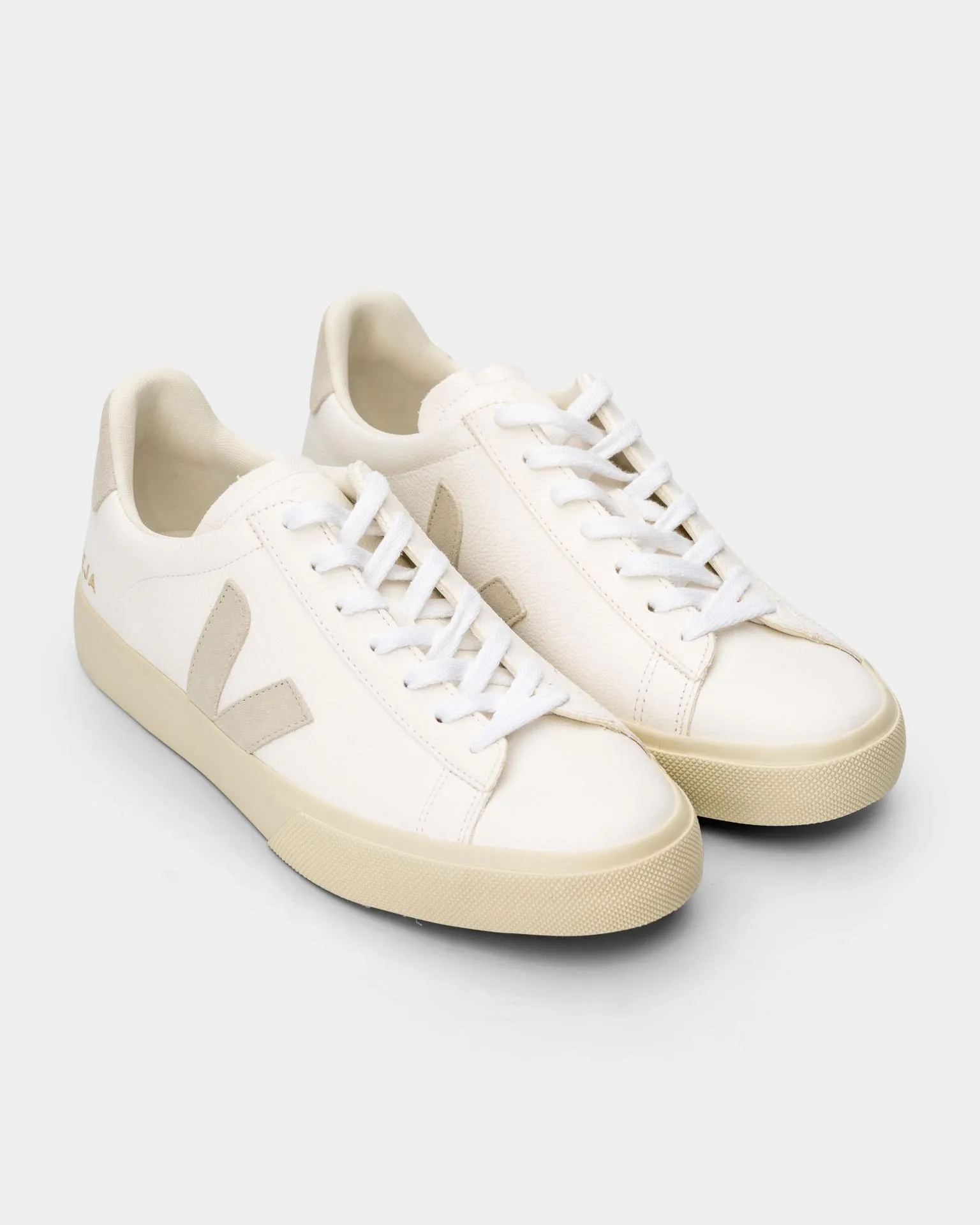 (Core) Veja Woman Sneaker Campo Chrome Free CP0502429A Extra White Natural Suede