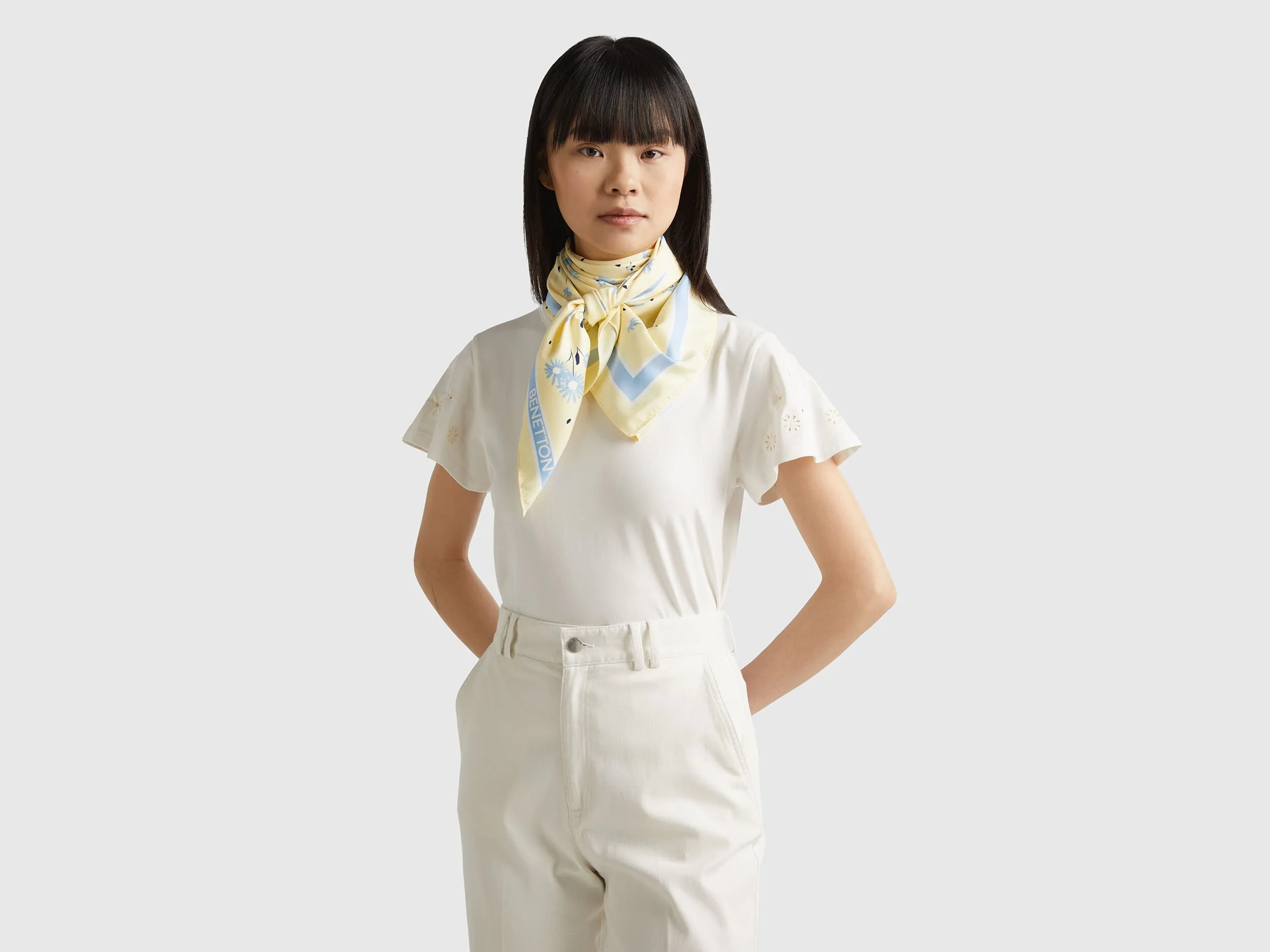 Patterned scarf in recycled fabric - Yellow | Benetton