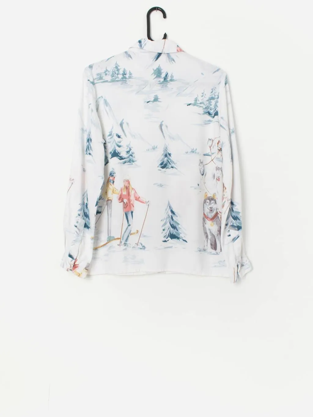 Vintage ski blouse with beautiful huskies and ski scene – Medium